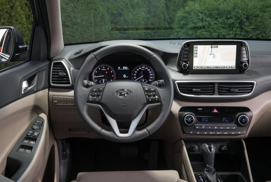 Торпедо Hyundai Tucson (TL) 2018 года  (CIS) (фото 15 из 40)